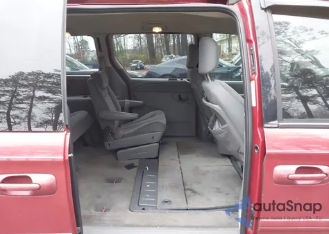 2005 Dodge Grand Caravan Sxt from USA, damaged, VIN 2D4GP44L45R448988